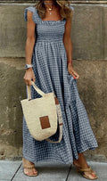 Smocked Gingham Maxi Dress 🤍🖤